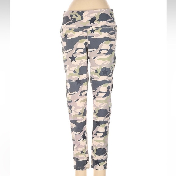 Monrow Camouflage Star Leggings Pull On Yoga Sporty Camo Crop Capri Size Small S - Picture 1 of 5